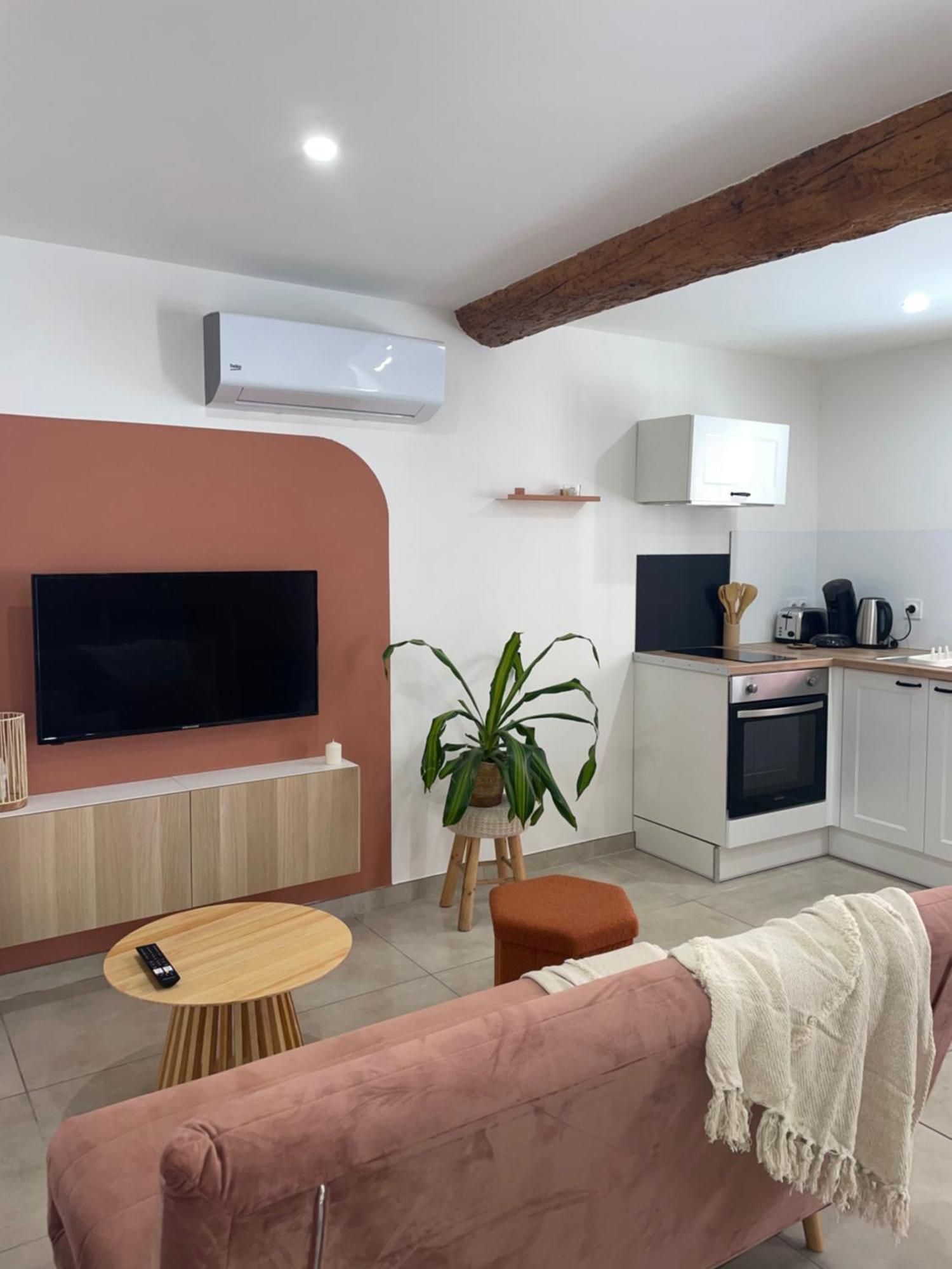 Entre Tendance Et Authenticite - La Voute Nimes Exterior photo